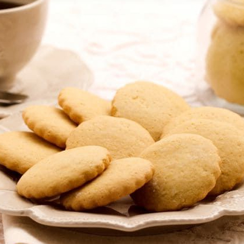 I biscotti all'olio extravergine di oliva sono un'ottima scelta per chi cerca un dolce sano e gustoso. Sono facili da preparare e si possono personalizzare in base ai propri gusti.